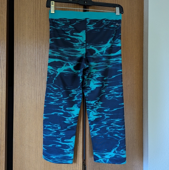 Nike Pro Dri-Fit Water Print Crop Leggings - Picture 2 of 4